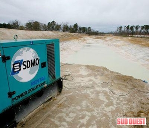 les équipes du chantier auraient « tapé » dans le réservoir de cette nappe d'eau censée être profonde, du côté de Bazas et de Lignan-de-Bazas.