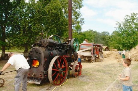 La battère à Marquèze ce week-end,La locomotive et de la batteuse à l'ancienne