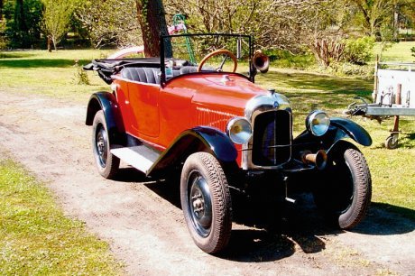  La 5HP Citroën de 1926 de type Trèfle appartenant à Patrick Ruméniéras, vice-président de l'association.  PHOTO H. P.  