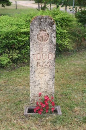 Vous êtes à 1000 Km de Santiago de compostelle ... et à moins de 10 km de Saint-Justin