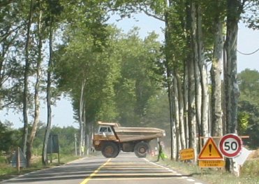 Un rond-point remplacera le carrefour du Caloy. Un autre sera juste à la sortie de l'A65. 