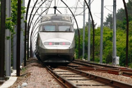  Le fuseau arrêté par RFF pour faire passer la LGV suscite de vives inquiétudes en particulier à Saint-Paul.  Photo archives david le déodic 