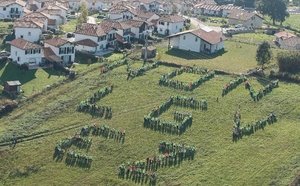 Deux associations, l'une constituée par les 24 communes de la Communauté des communes des Coteaux et Landes de Gascogne et l'autre, l'association Très Grande Vigilance en Albret. Celles-ci ne vont pas manquer de réagir et de continuer à se faire entendre. 