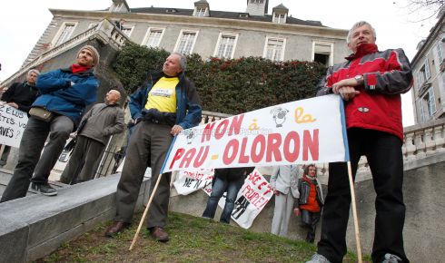 Les opposants rassemblés hier