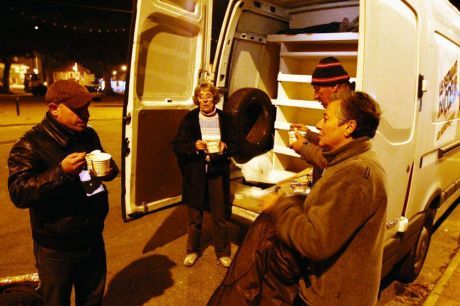  Anne-Marie et ses collègues n'ont pas quitté leur poste cet été et se préparent pour venir en aide aux sans-logis dans les jours à venir.  photo a. B.  